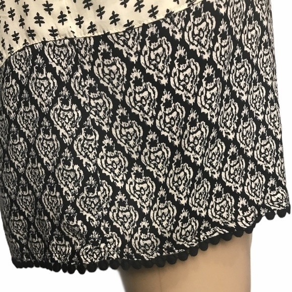 Skies are Blue Shift Dress Printed Halter Split-Neck cream black Border size M - Picture 9 of 15